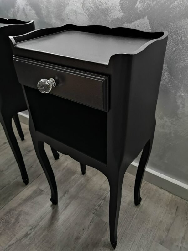 Table de chevets customisés noirs – Image 3