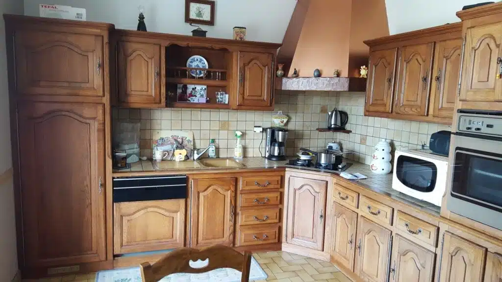 Cuisine en chêne relookée – Image 2
