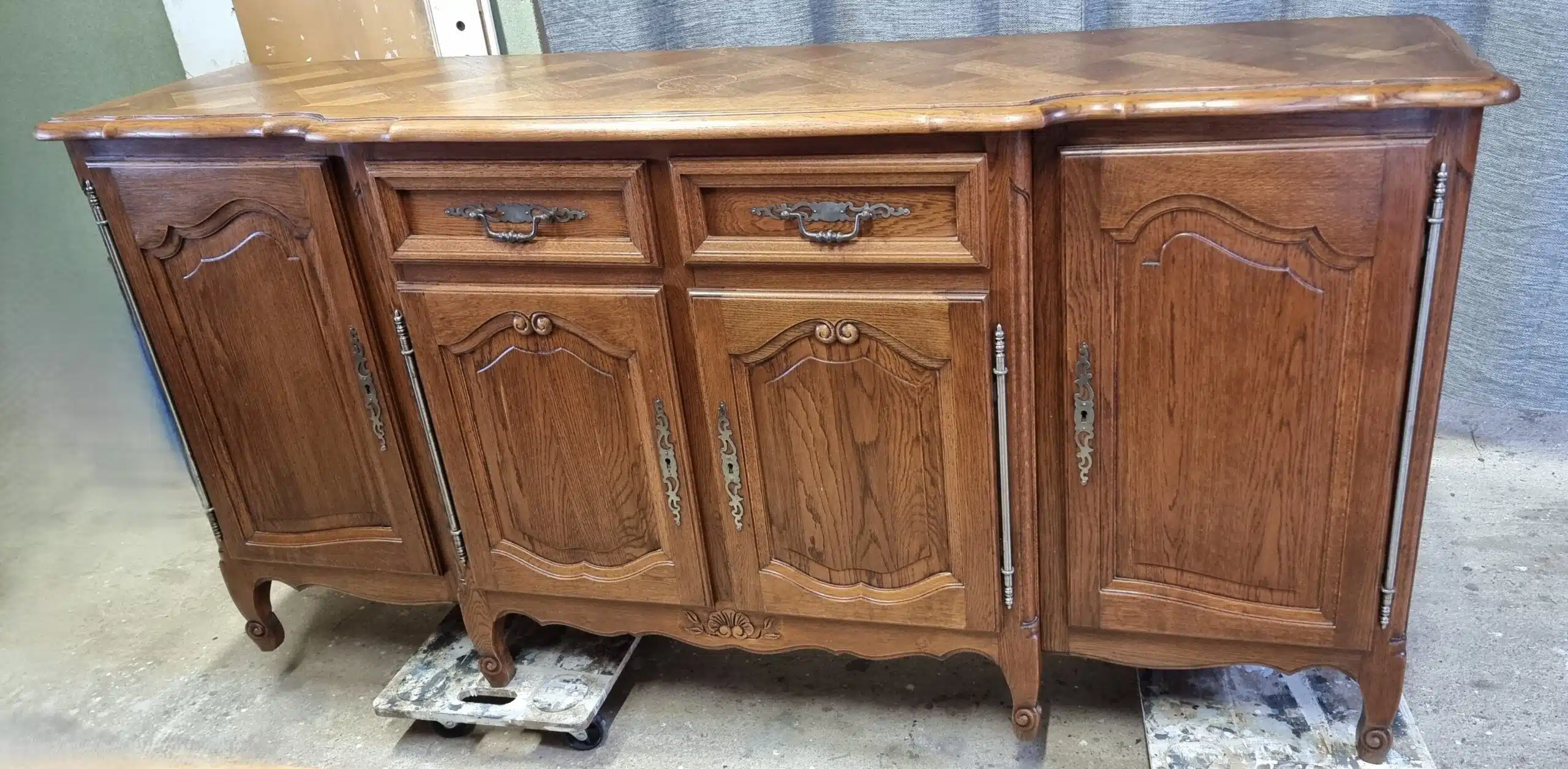 Enfilade et petit meuble Bar style Louis XV modernisés – Image 2