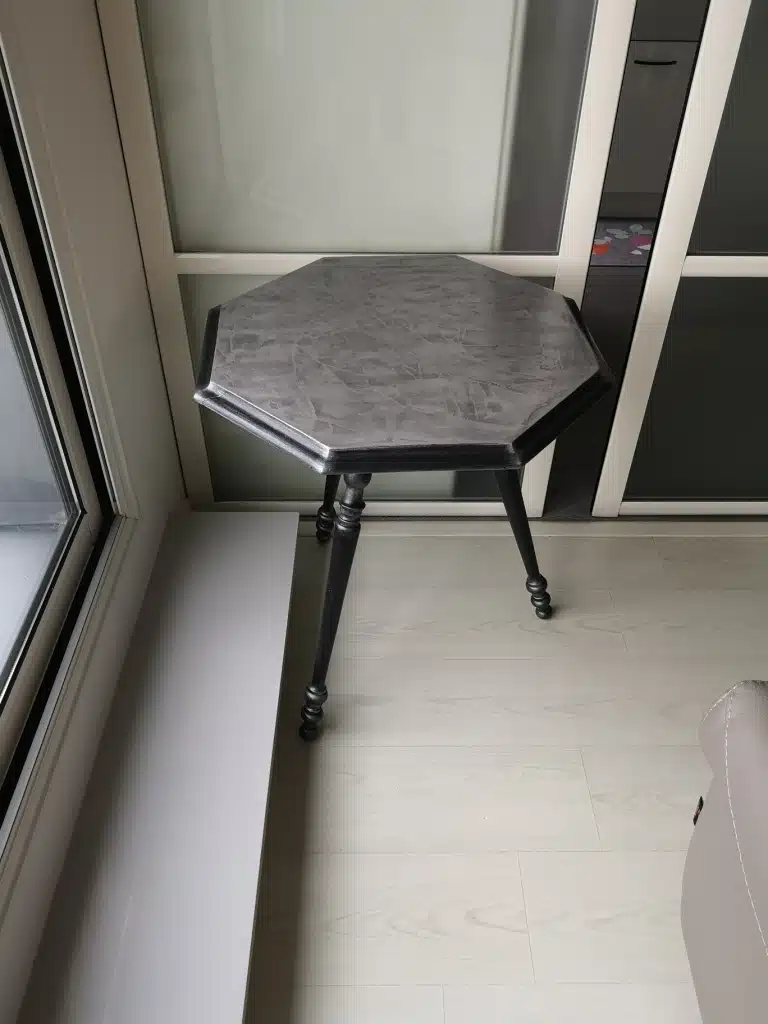 Guéridon très ancien octogonal 3 pieds