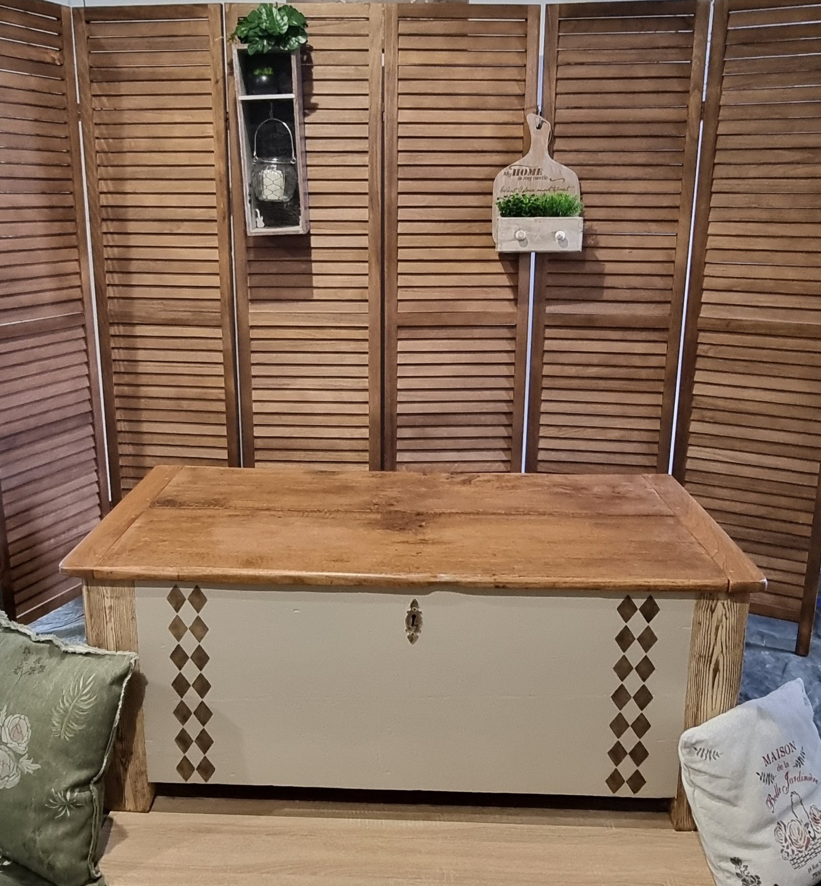 Relooking et restauration de mobilier rustique tous styles à L’Huisserie, Saint-Berthevin et Laval
