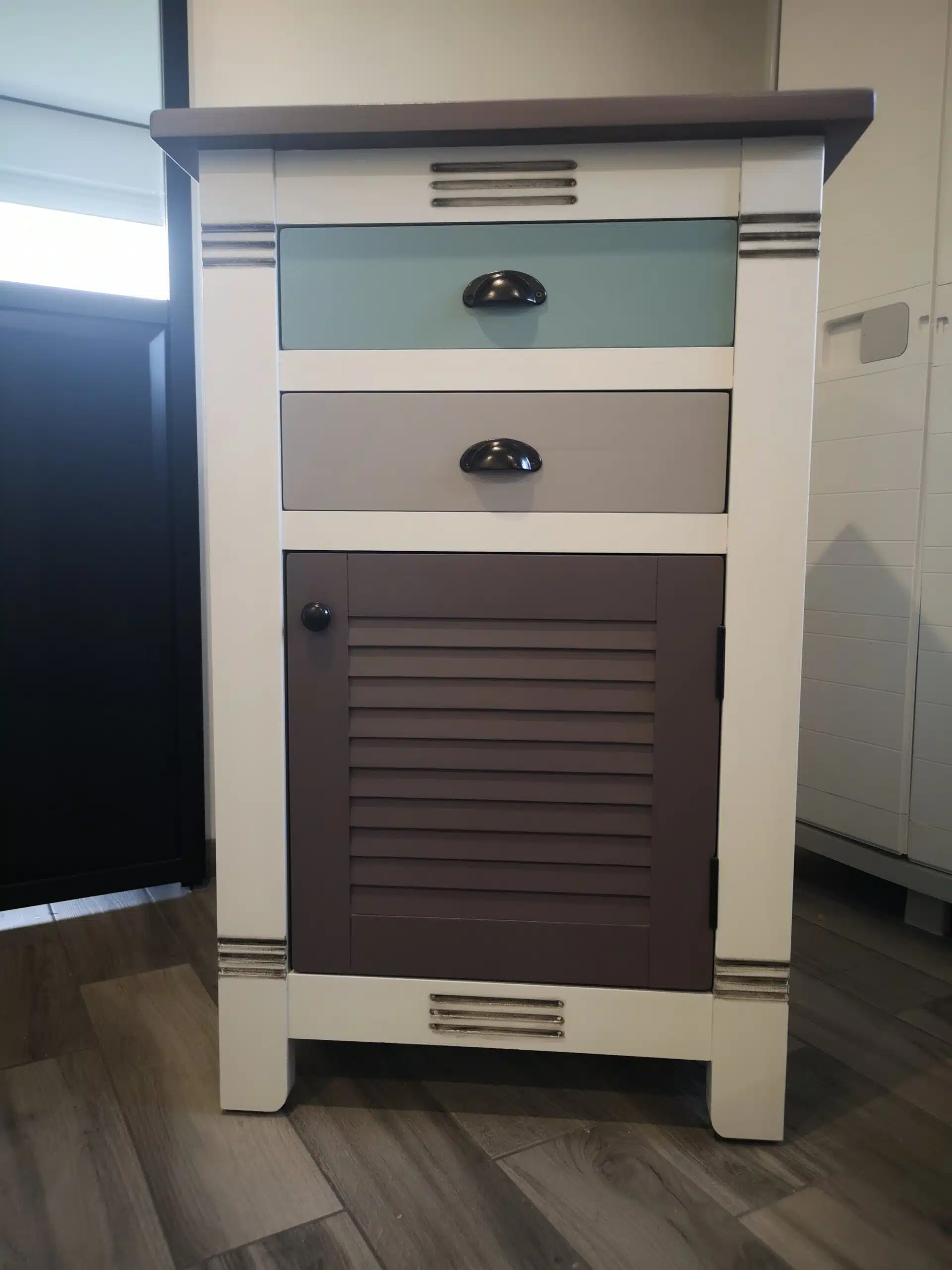 Meuble style colonial “confiturier” relooké