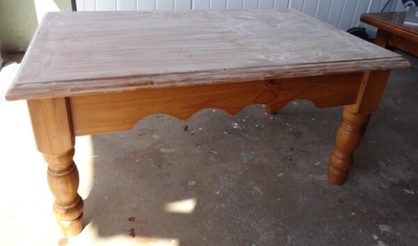 Table basse en pin massif – Image 2