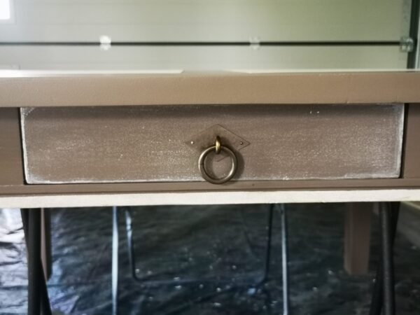 Table de séjour carrée en bois exotique aspect béton patiné – Image 4