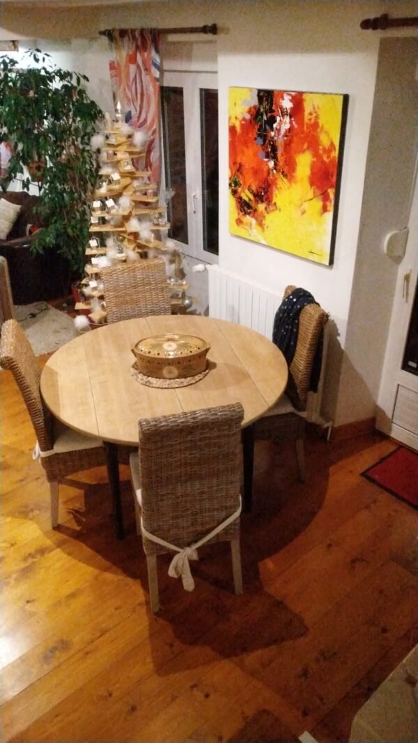 Table ronde en chêne relookée bois naturel et noire