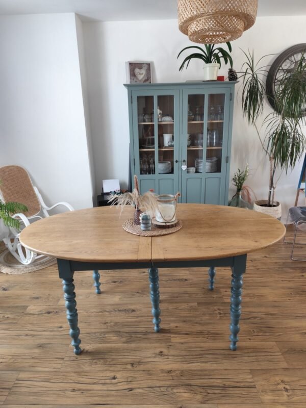 Table ovale en chêne relookée “Fjord”