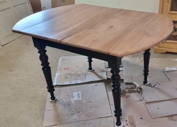 Table d’ébéniste en merisier bois “naturel et noir” – Image 3
