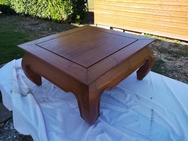 Table basse carrée en teck massif “opium” relookée et sa chaise médaillon – Image 2