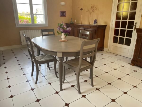 Table et chaises en merisier style louis Philippe revisitées
