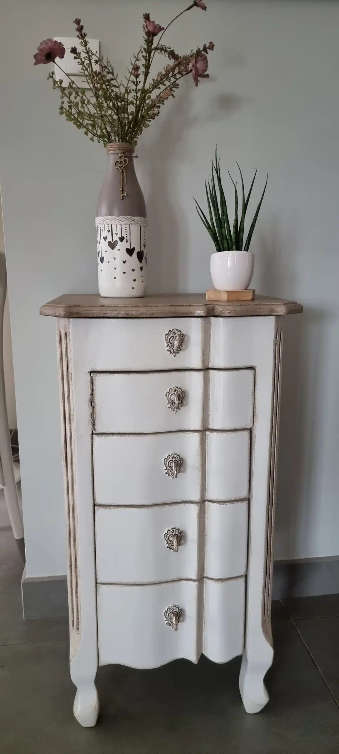 Chiffonnier / coiffeuse style Louis XV personnalisé “Romantique”