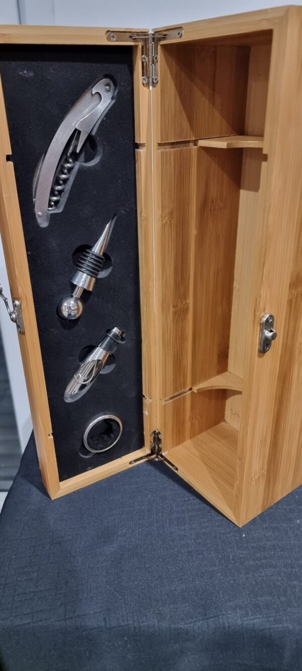 Coffret à vin personnalisé avec accessoires – Image 2