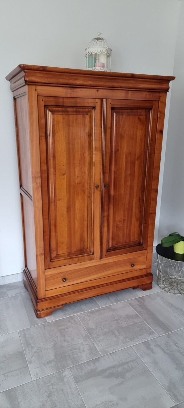 Armoire de TV en merisier style Louis Philippe “Basalte” – Image 2