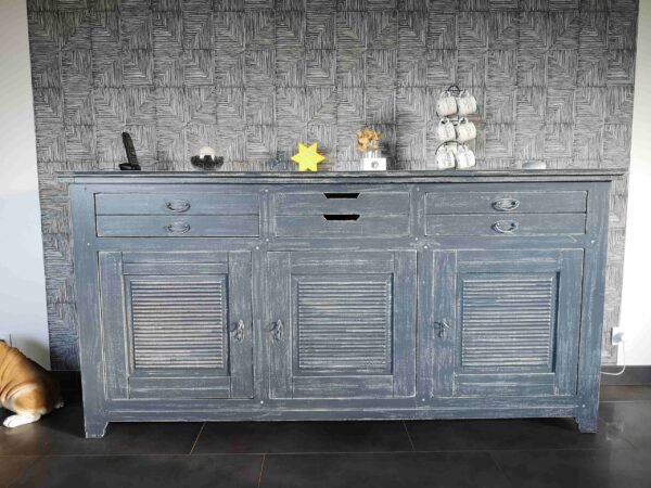 “Shabby anthracite” – Buffet style colonial