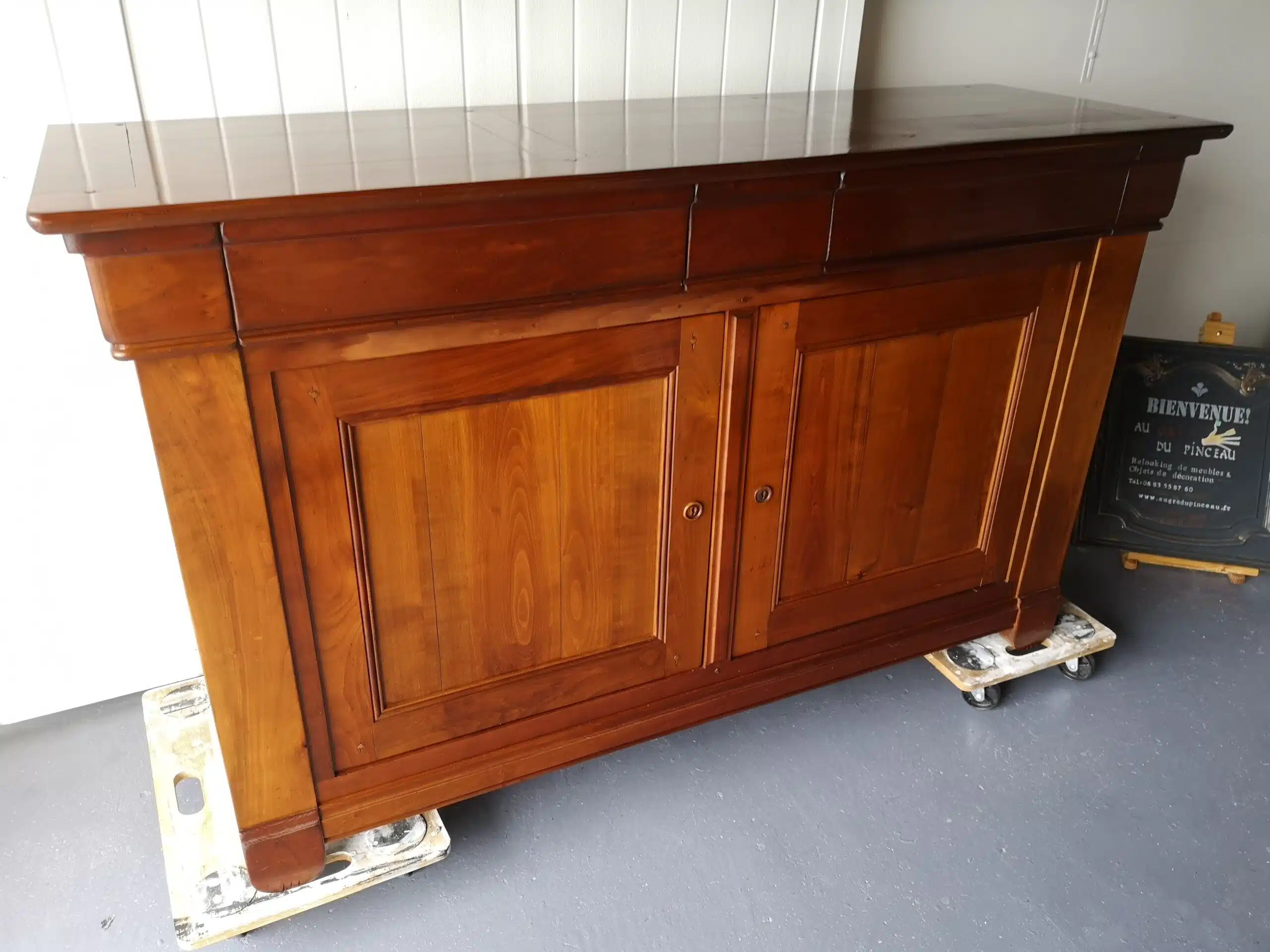 Bahut 2 portes Louis Philippe en merisier massif – Image 2