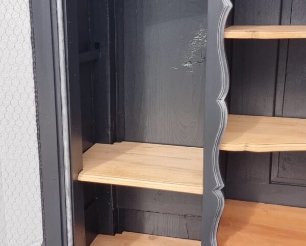 Bibliothèque en chêne et noyer “d’avant guerre” revisitée – Image 3