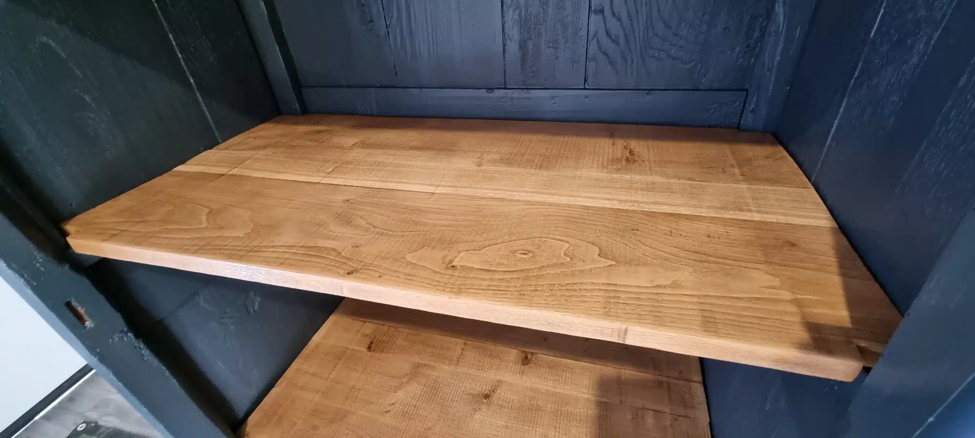 Bonnetière ancienne en cerisier style Louis XV “Carbone” – Image 4