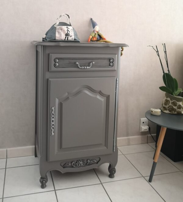 Confiturier merisier style Louis XV “basalte”