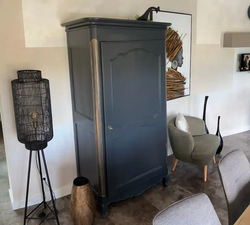 Bonnetière ancienne en cerisier style Louis XV “Carbone”