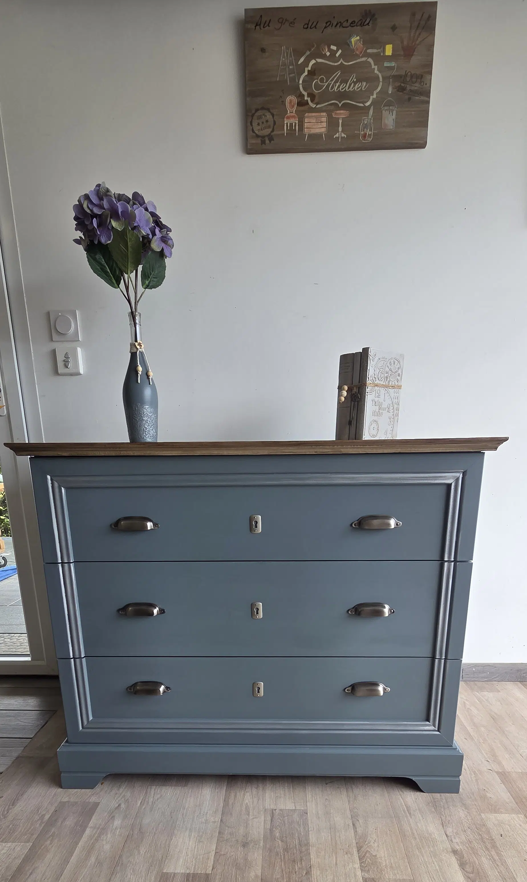 Commode style Louis Philippe en placage merisier "Bleu Acier" – Image 3