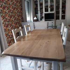 Table de séjour et chaises en chêne massif contemporanéisées